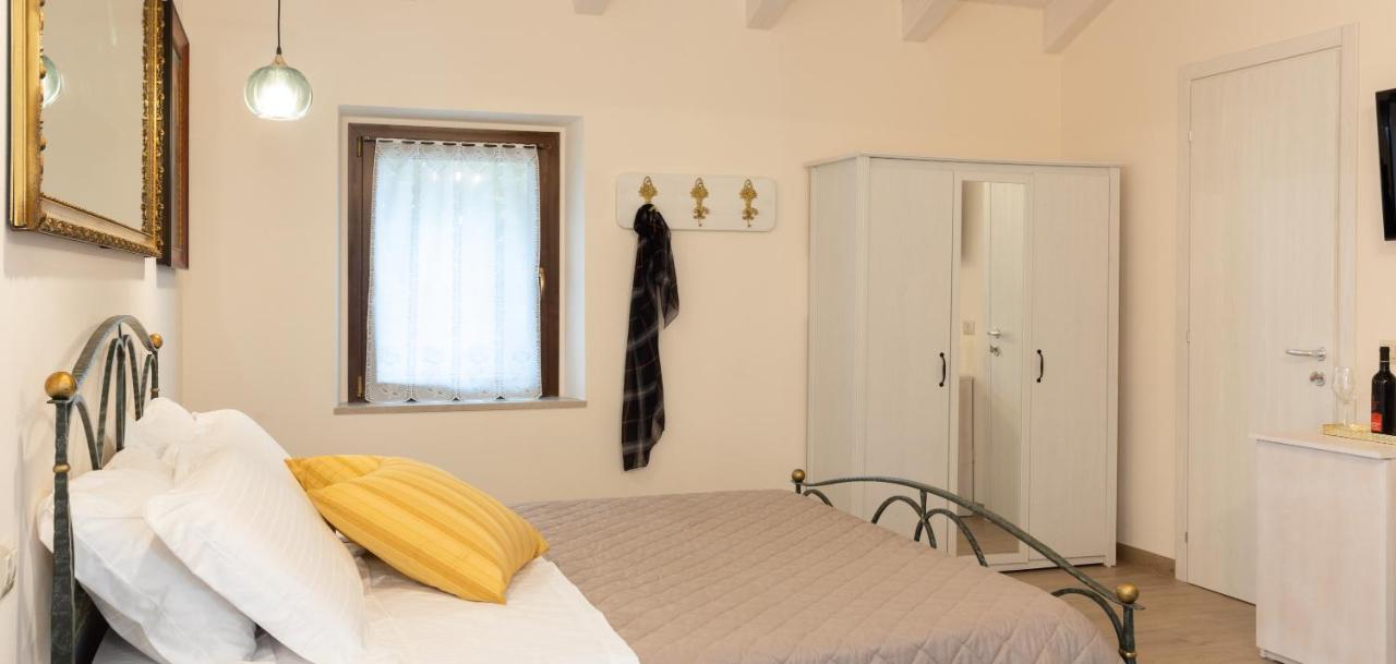 Il Casolare Bed & Breakfast Gradara Bagian luar foto