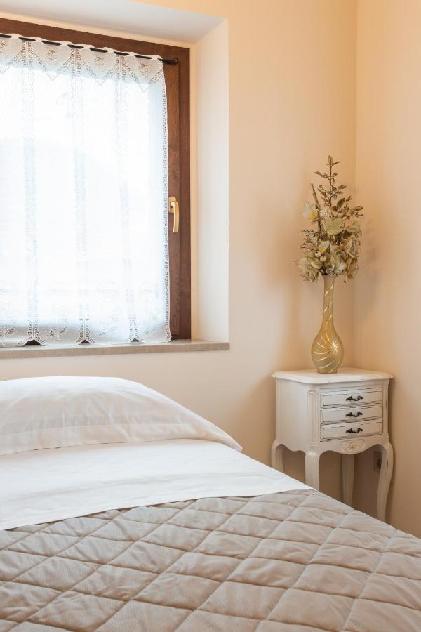 Il Casolare Bed & Breakfast Gradara Bagian luar foto